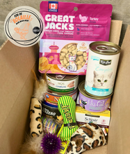 Charger l'image dans la galerie, Boîte gourmande pour chat - Fou de volaille