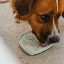Charger l'image dans la galerie, Dexypaws Tapis de léchage stimulant - Forme de goûte de rosée - Bleu ciel