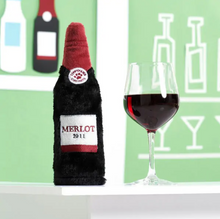 Charger l'image dans la galerie, Jouet pour chien peluche Zippy Paws, Bouteille de vin rouge