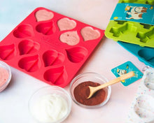 Charger l'image dans la galerie, Messy Mutts Moules à biscuits pour cuire et congeler en forme de coeur, Confettis