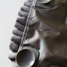 Charger l'image dans la galerie, Messy Mutts Tapis de fouille à ventouses - Carré 11" x 11"