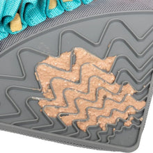 Charger l'image dans la galerie, Messy Mutts Tapis de fouille à ventouses avec section de léchage carré