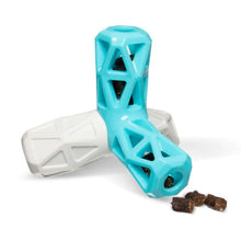 Charger l'image dans la galerie, Messy Mutts "Totally Pooched, Squeak N' Stuff" Jouet en caoutchouc pour chien, Gris et bleu