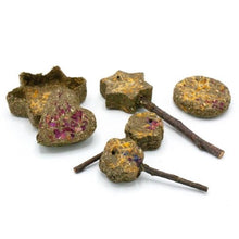 Charger l'image dans la galerie, Oxbow Enriched Life - Gâterie à mâcher pour rongeur - Boite "Timothy Party" Contient 6 gâteries