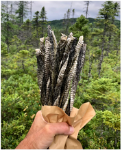 Charger l'image dans la galerie, Land & Sea Gâteries Pour Chien, Peau De Morue Séchée, Coupée, 10x50gr