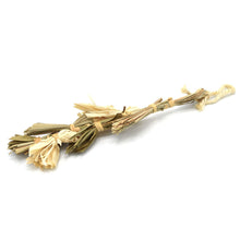 Charger l'image dans la galerie, Oxbow Enriched Life - Gâterie à Mâcher Pour Rongeur, Jouet Tressé Naturel à Suspendre