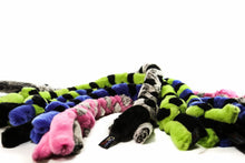 Charger l'image dans la galerie, Schum-Tug jouet pour chien en peluche tressé Medium Slim - Boutique Le Jardin Des Animaux -jouet chienBoutique Le Jardin Des AnimauxSCG95295