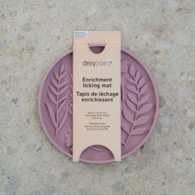 Charger l&#39;image dans la galerie, Dexypaws Tapis de léchage stimulant - Forme de cercle et motifs de feuillage - Rose poudré
