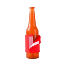Charger l'image dans la galerie, Hugsmart "Boozy Tailz" Jouet en caoutchouc &amp; tissu craquant pour chien - Bière canine
