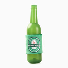 Charger l'image dans la galerie, Hugsmart "Boozy Tailz" Jouet en caoutchouc &amp; tissu craquant pour chien - Heinecanine
