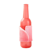 Charger l'image dans la galerie, Hugsmart "Boozy Tailz" Jouet en caoutchouc &amp; tissu craquant pour chien - Rosé
