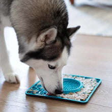 Charger l&#39;image dans la galerie, Messy Mutts Tapis d&#39;alimentation thérapeutique en silicone avec bol intégré, Bleu
