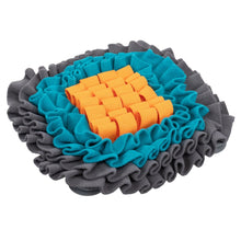 Charger l&#39;image dans la galerie, Messy Mutts Tapis de fouille à ventouses - Carré 11&quot; x 11&quot;
