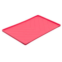 Charger l&#39;image dans la galerie, Messy Mutts Tapis en silicone avec travers de métal, Rouge
