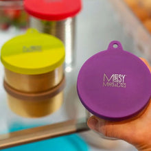 Charger l&#39;image dans la galerie, Messy Mutts couvercle en silicone pour conserves, Gris
