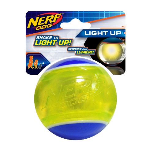 Balle de tennis Blaze Nerf Dog à DEL, bleu et vert, Diam. 8,3 cm (3,25 po)