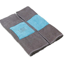 Charger l&#39;image dans la galerie, Messy Mutts Tapis de séchage et serviette en microfibre avec poches pour les mains
